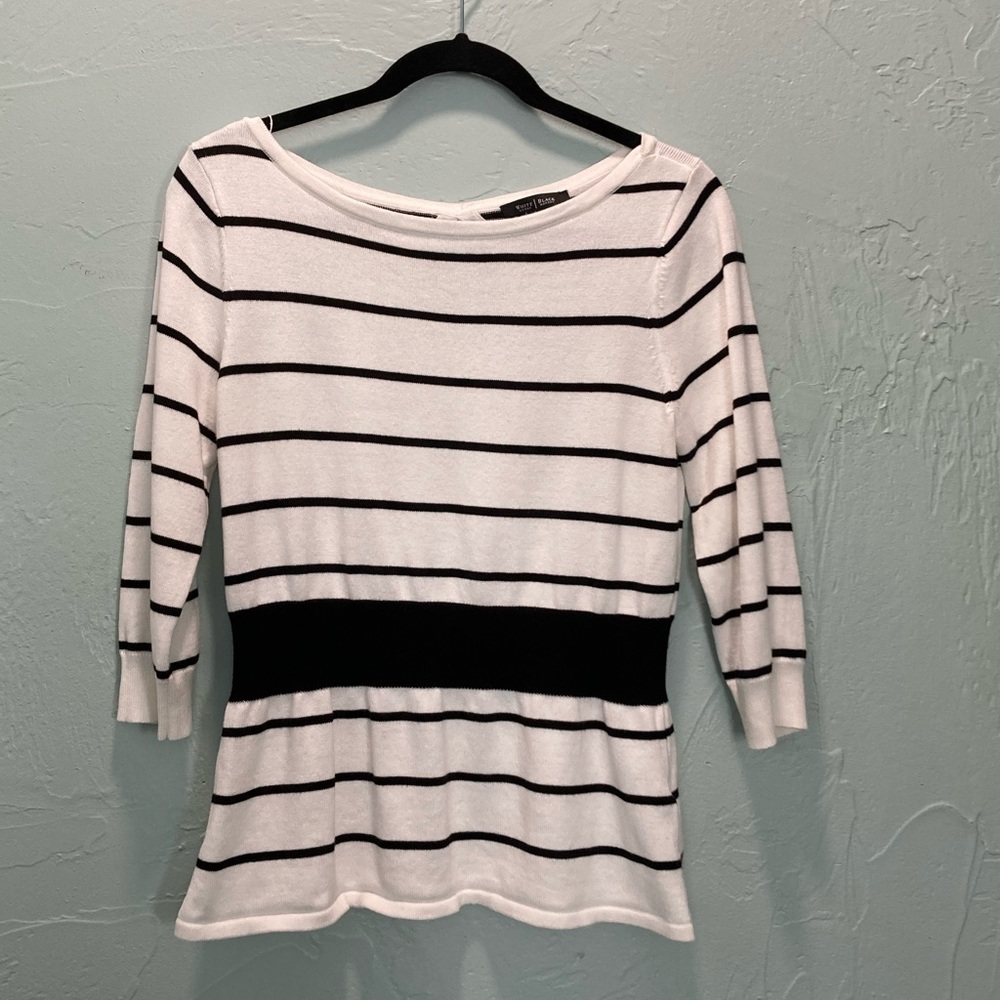 WHBM-
M- knit top
Black and White